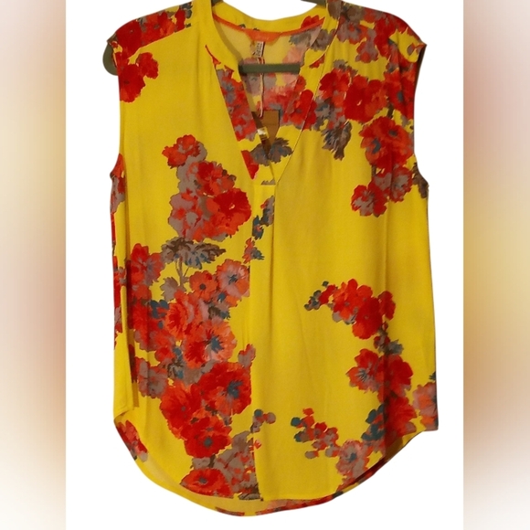 Joules - NWT, Floral Chiffon, Sleeveless, V-Neck, Lemon Colored, Blouse, Size 6 - Picture 4 of 9
